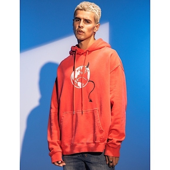 NWT KSUBI World Tour Devil Graphic Oversized Biggie Pullover Hoodie M - Picture 1 of 11